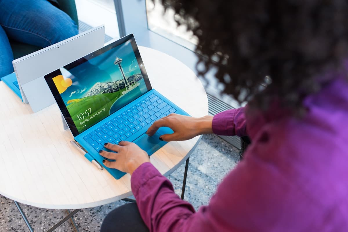 Illustrative business and technology learning scene